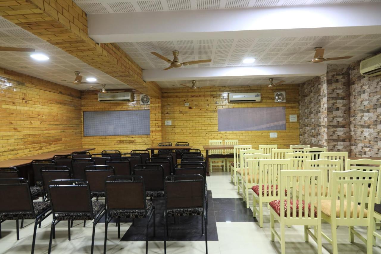 Oyo Flagship 77764 Hotel Rahul Ganeshpeth Colony ناغبور المظهر الخارجي الصورة